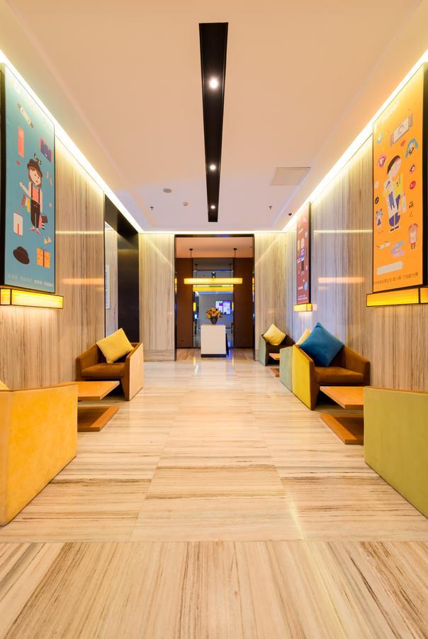 Iu Hotel Shenyang Railway Station Sk Transfer Center Esterno foto