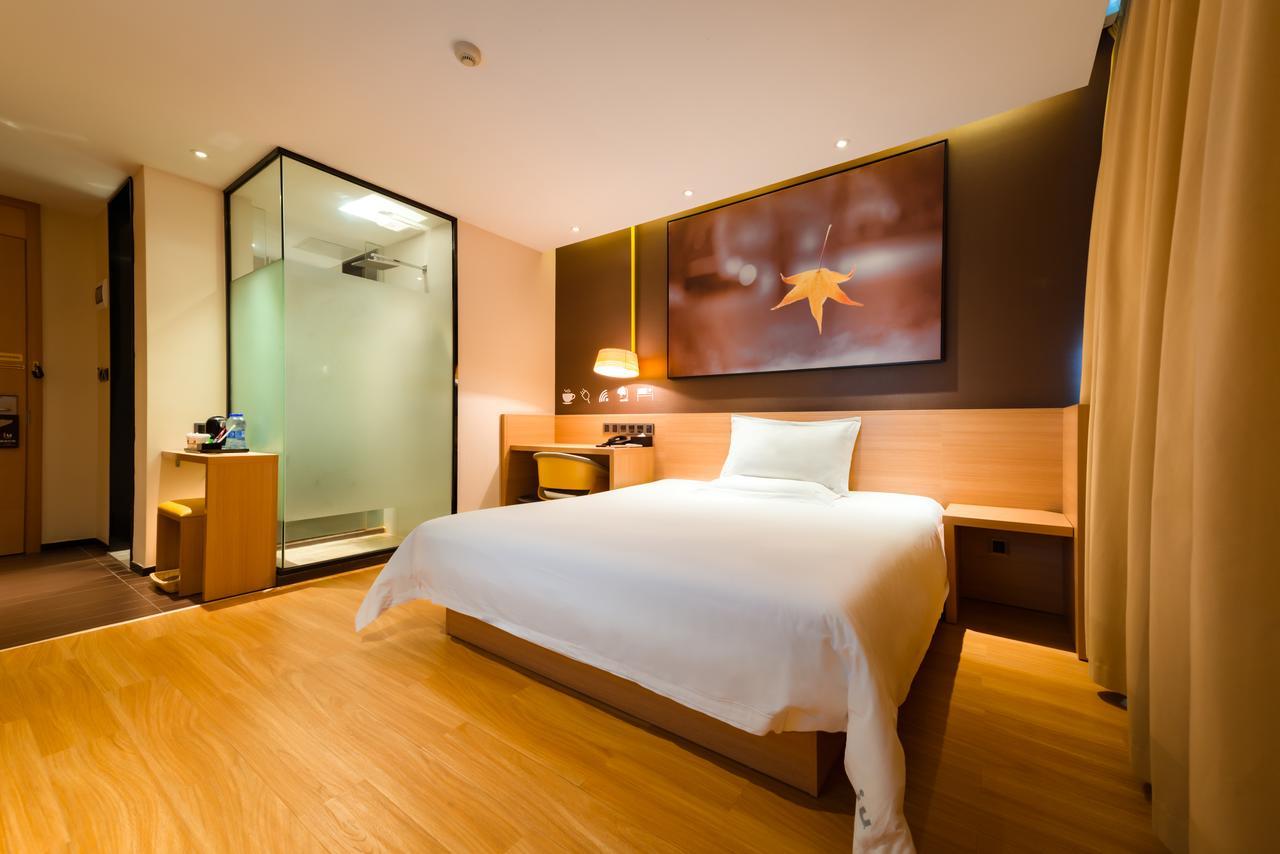 Iu Hotel Shenyang Railway Station Sk Transfer Center Esterno foto